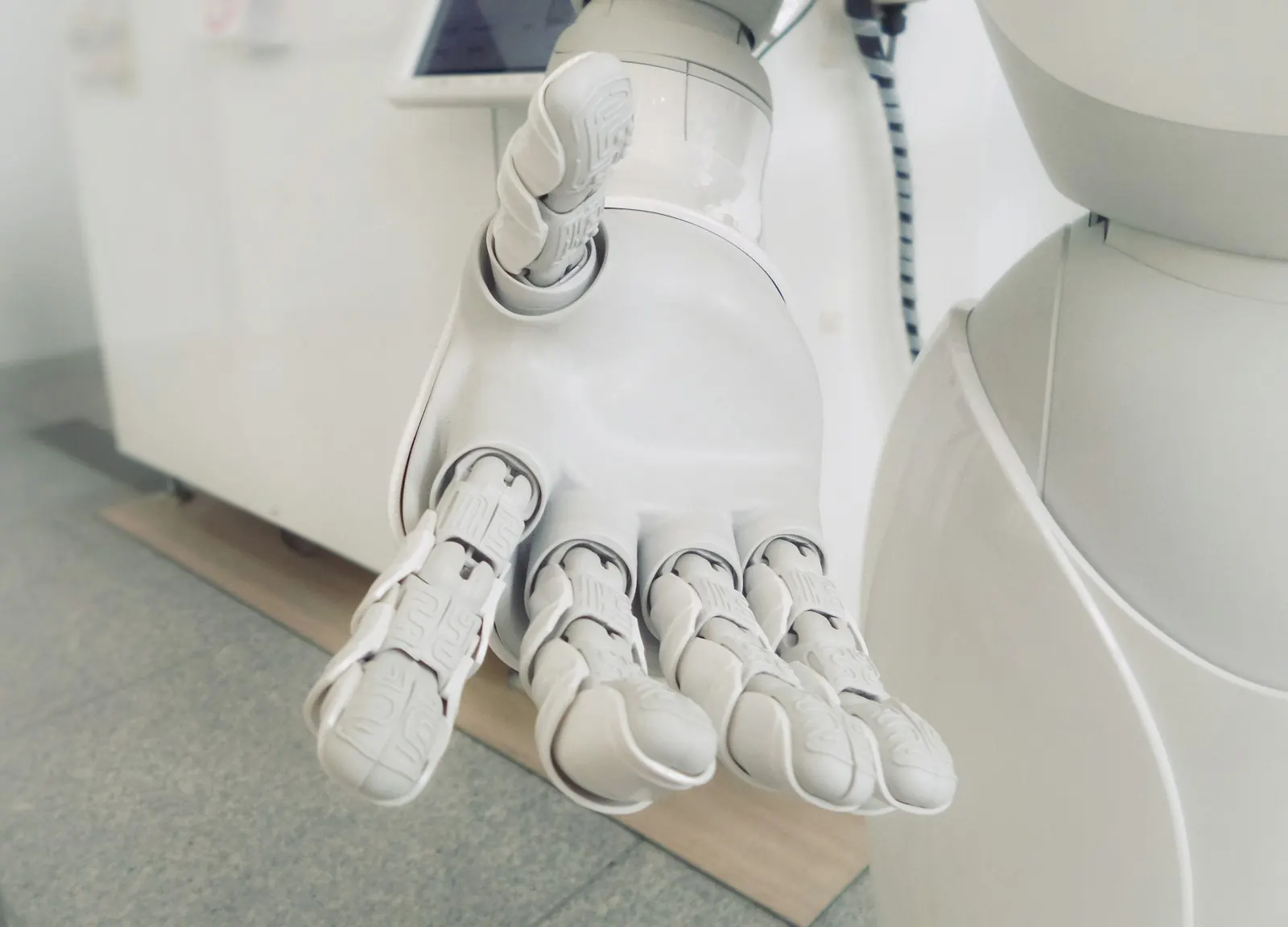 Chatgesprek op een laptop, AI-chatbot in actie